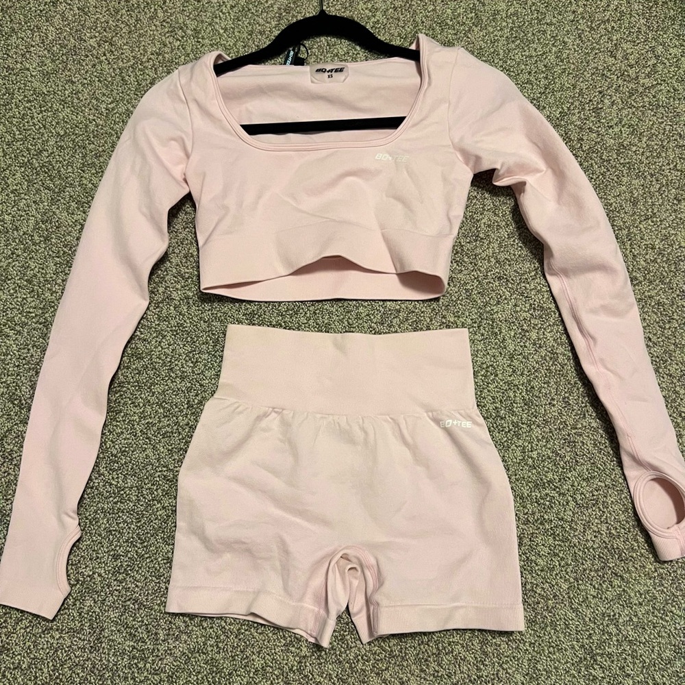 Bo + Tee workout set